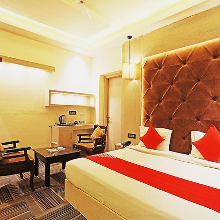 Fabhotel Ronald Inn Faridabad Eksteriør billede