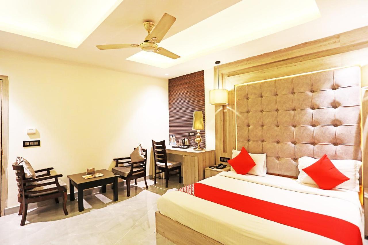 Fabhotel Ronald Inn Faridabad Eksteriør billede