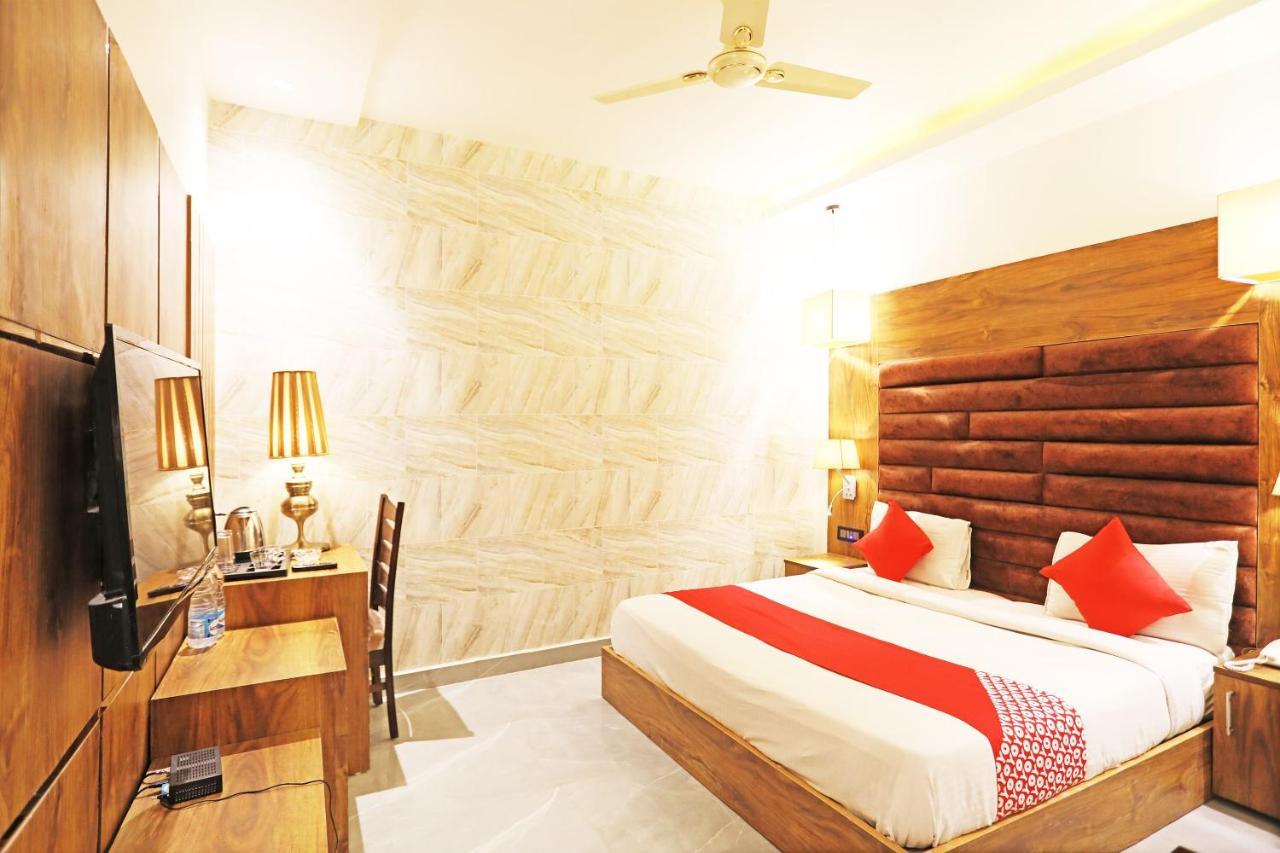 Fabhotel Ronald Inn Faridabad Eksteriør billede
