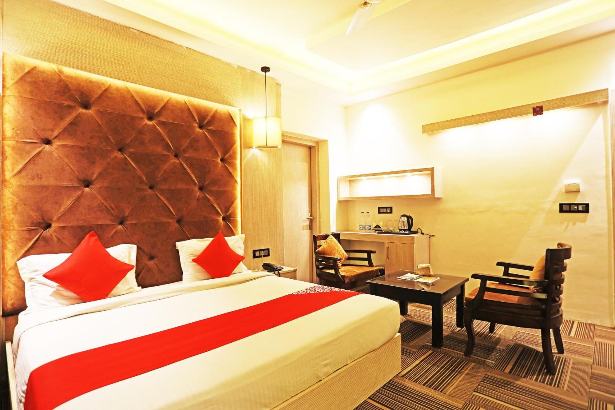 Fabhotel Ronald Inn Faridabad Eksteriør billede