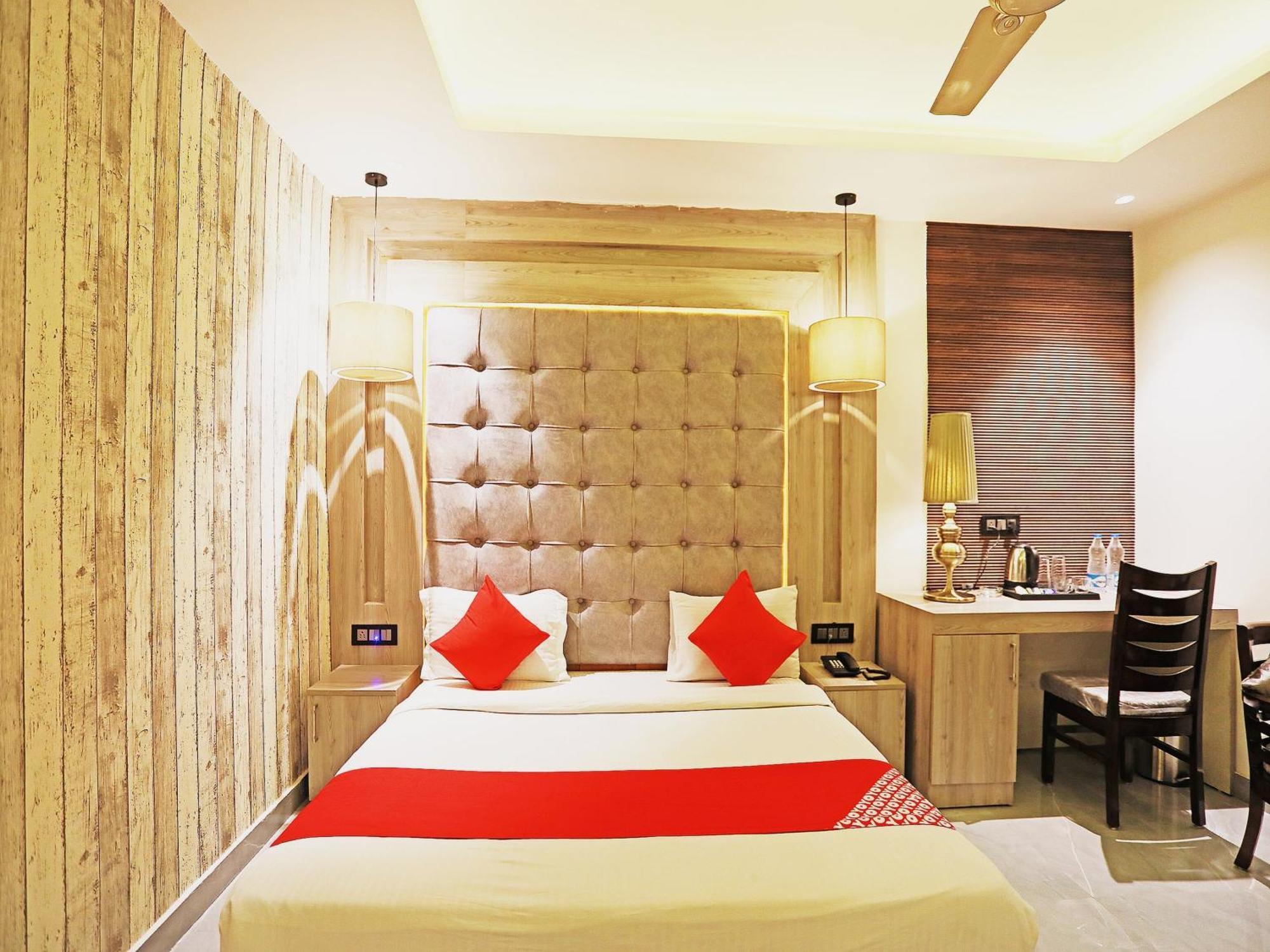 Fabhotel Ronald Inn Faridabad Eksteriør billede