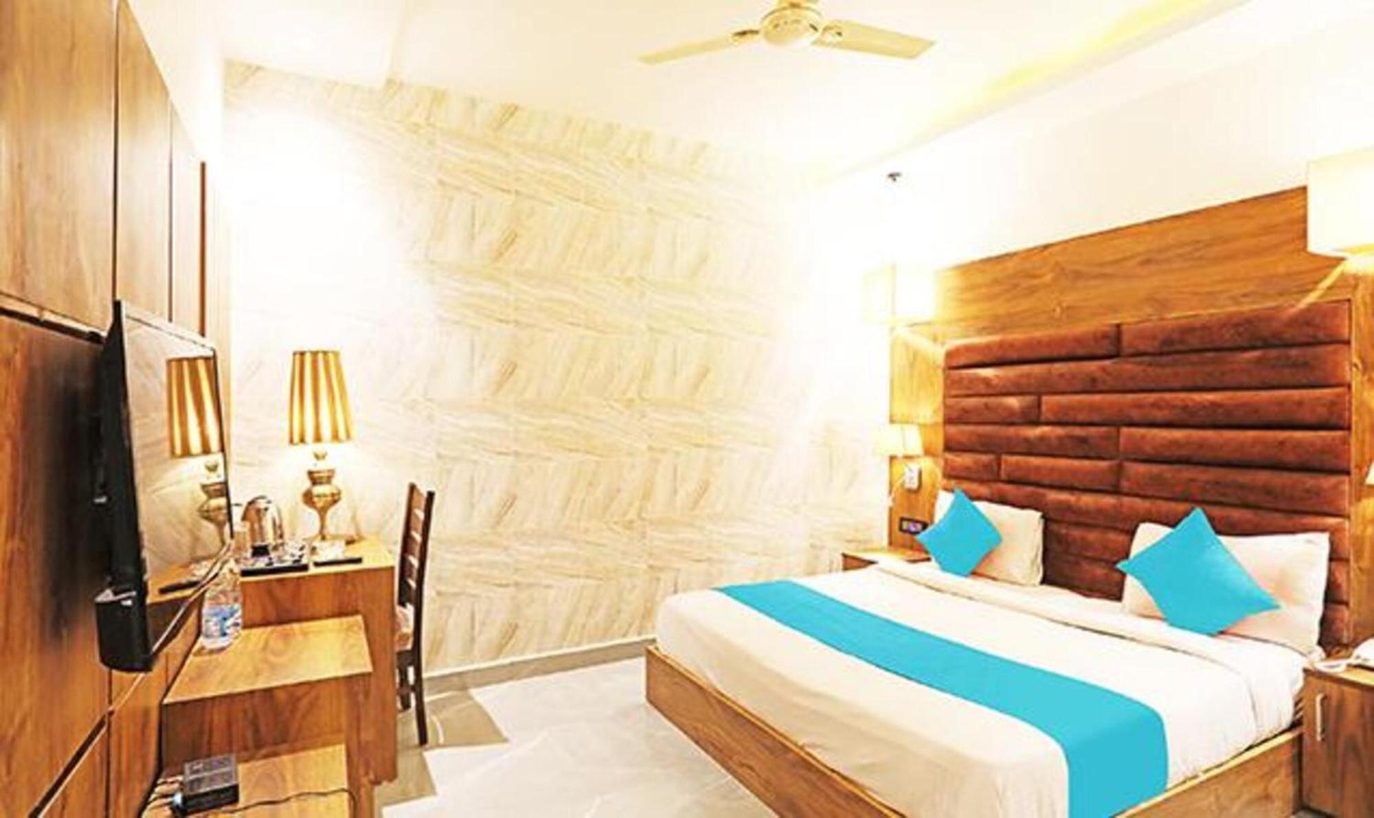 Fabhotel Ronald Inn Faridabad Eksteriør billede