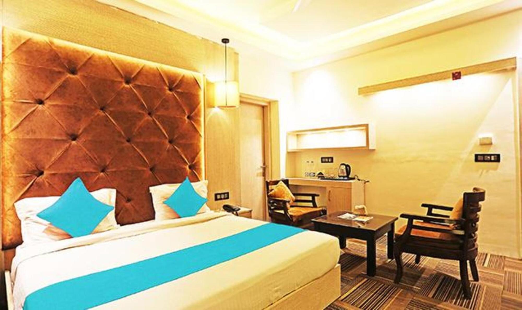 Fabhotel Ronald Inn Faridabad Eksteriør billede